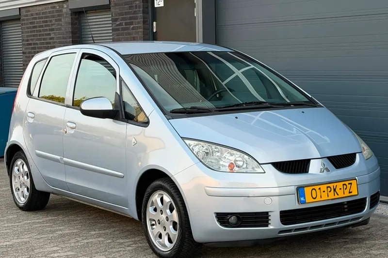 Mitsubishi Colt (2004)