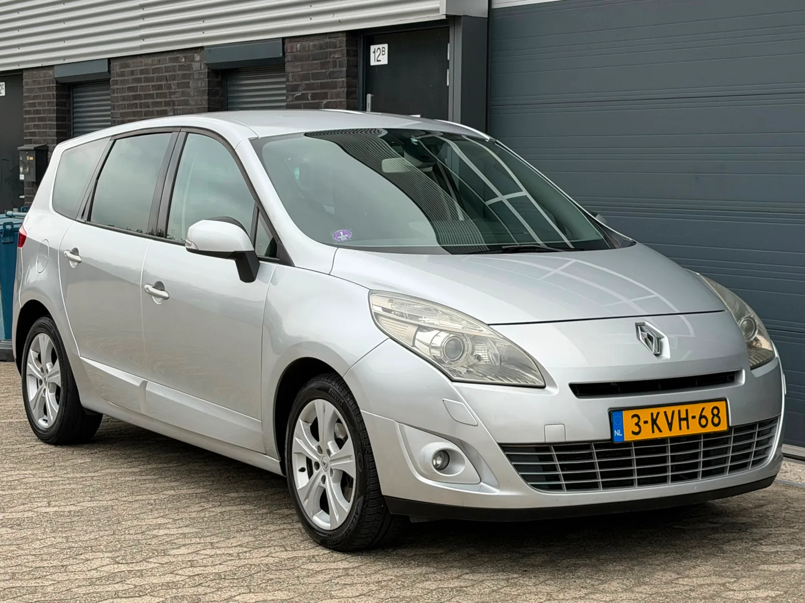 Renault Grand Scénic (2010) — foto 1