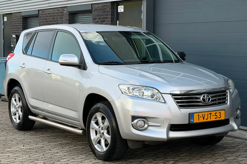 Toyota RAV4 (2010)