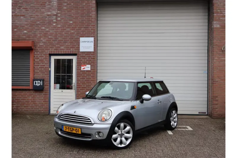 MINI Cooper (2009)