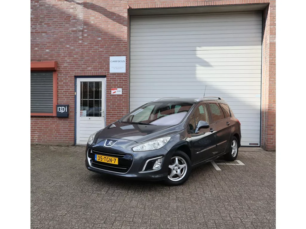 Peugeot 308 (2012) — foto 1