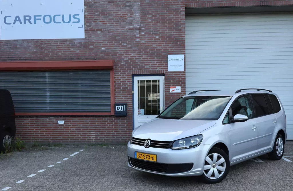 Volkswagen Touran (2011) — foto 1