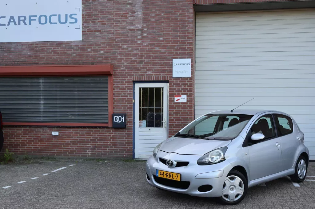 Toyota Aygo (2011) — foto 1