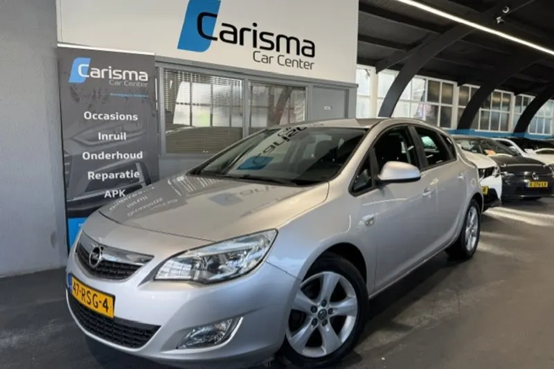 Opel Astra (2011)