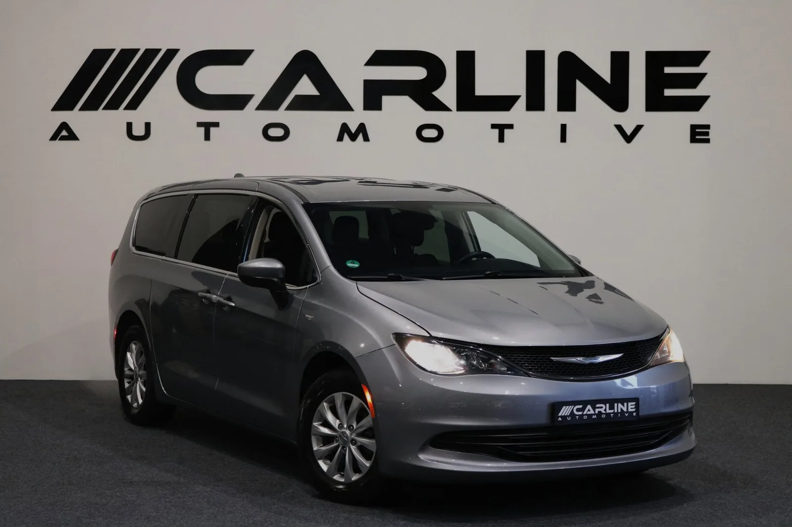 Chrysler Pacifica (2017) — foto 1