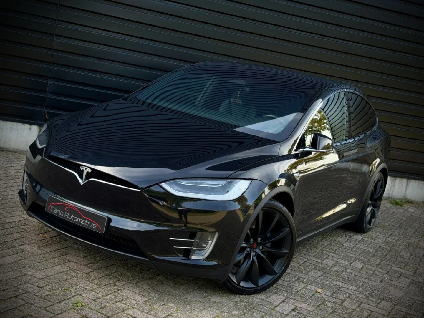 Tesla Model X (2018) — foto 1