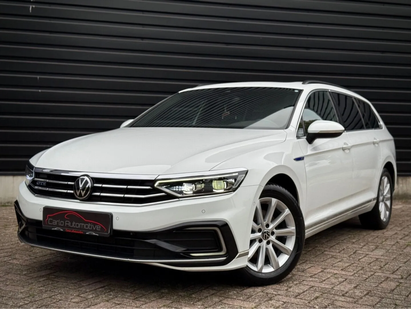 Volkswagen Passat (2021) — foto 1