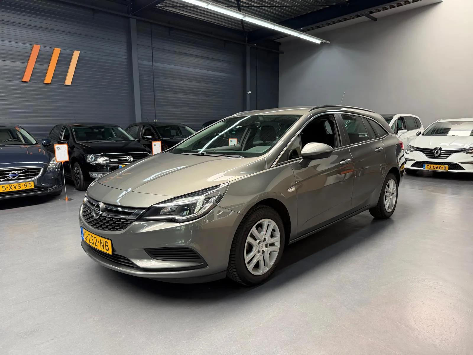 Opel Astra (2019) — foto 1