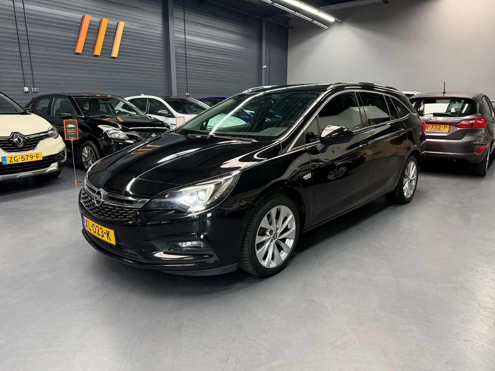 Opel Astra (2019) — foto 1