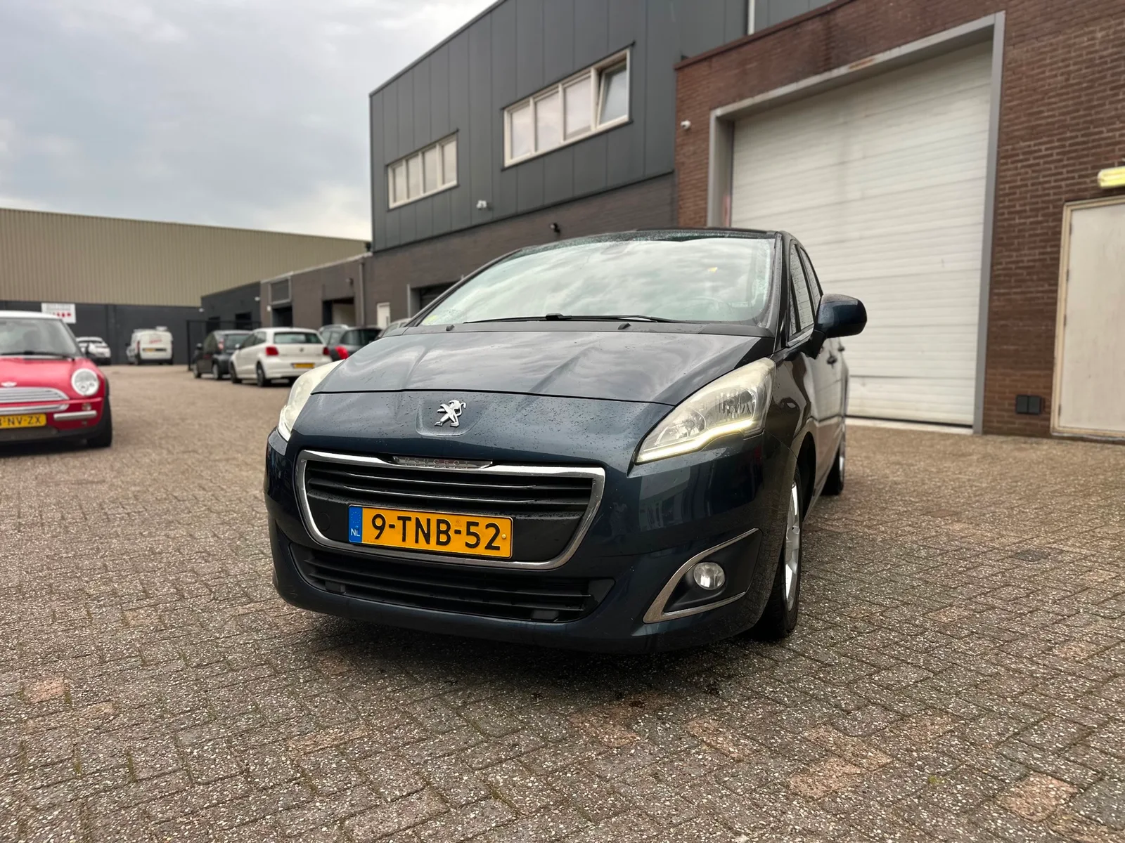 Peugeot 5008 (2014) — foto 1