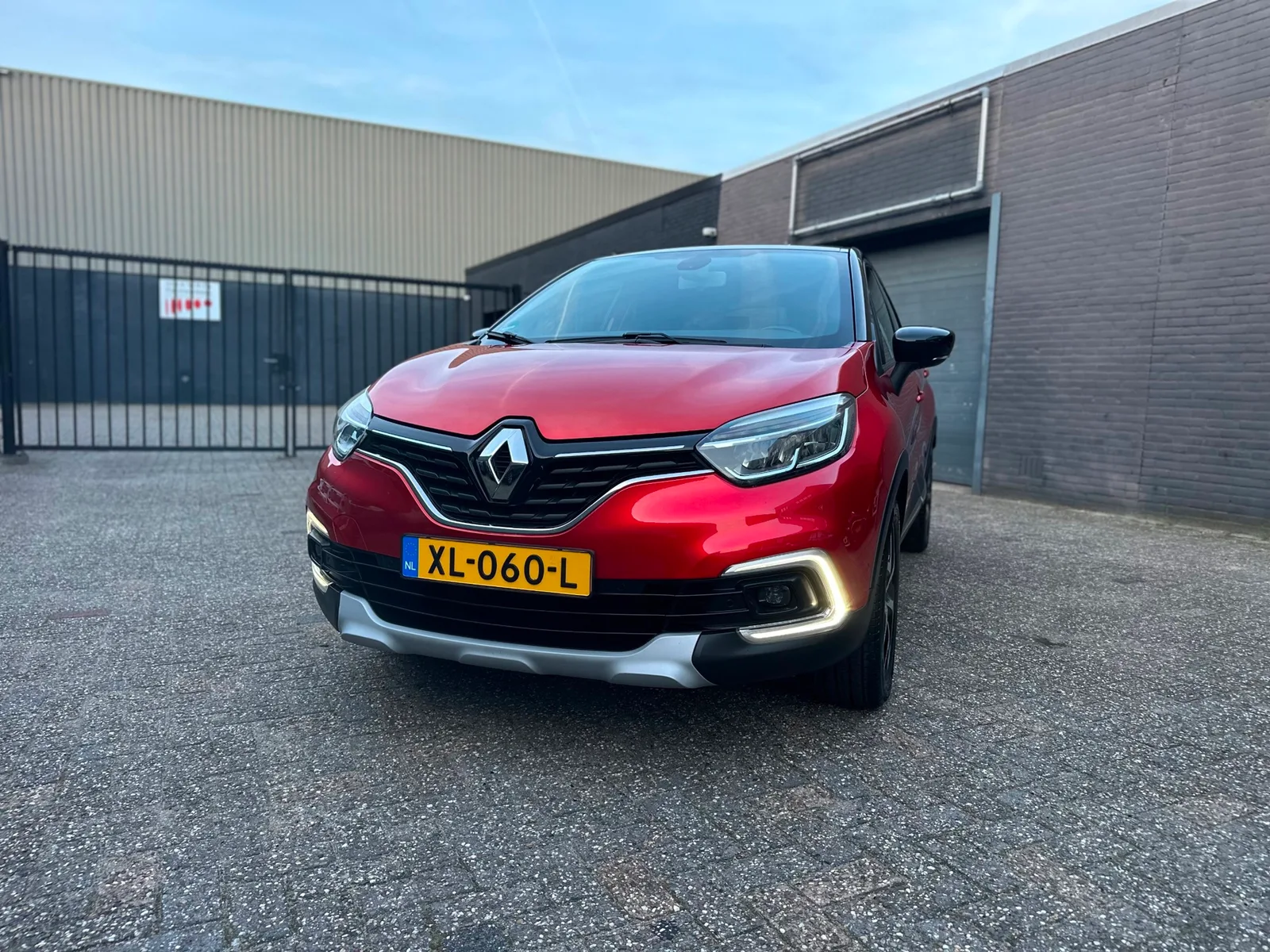 Renault Captur (2019) — foto 1