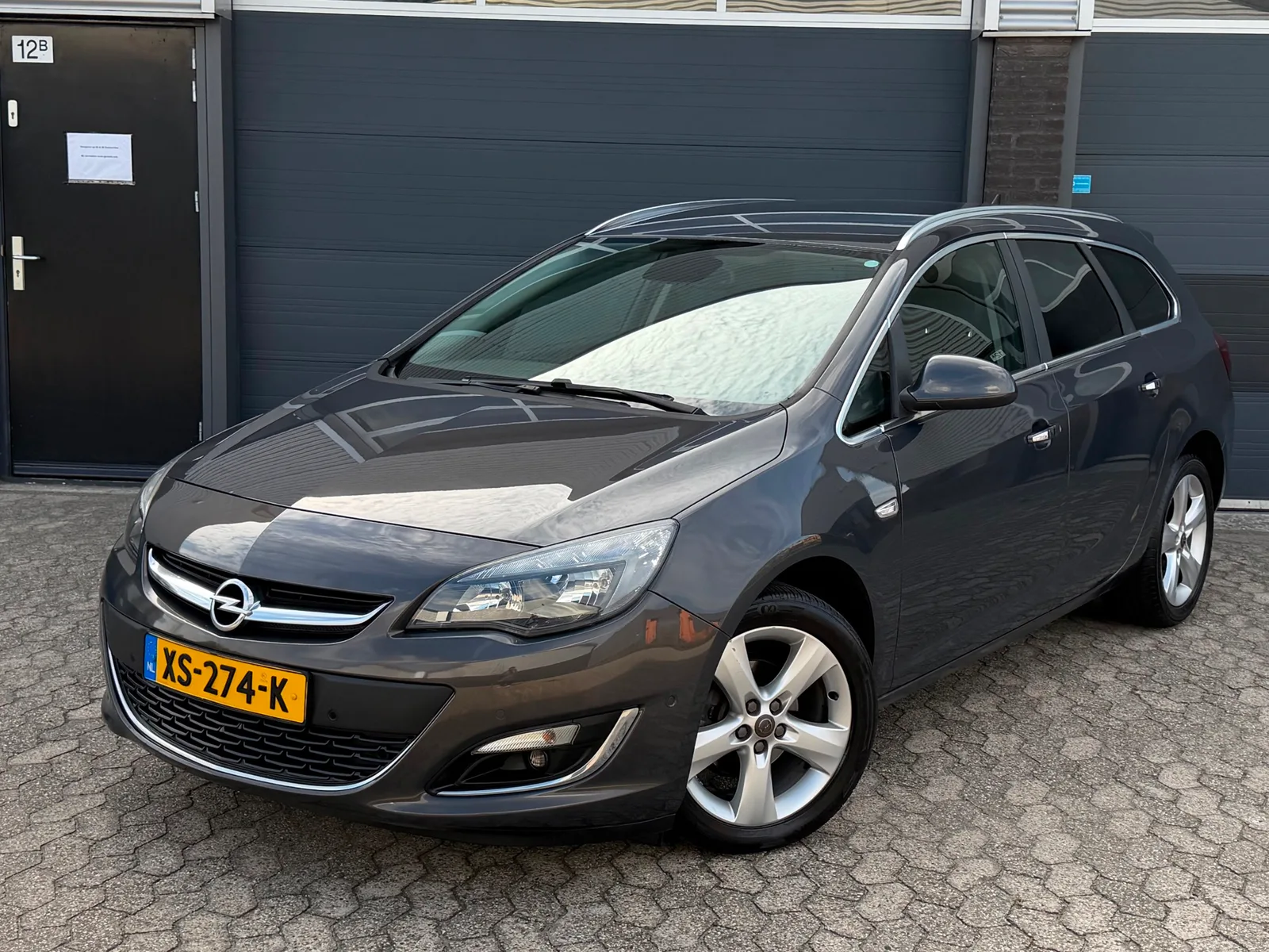 Opel Astra (2013) — foto 1