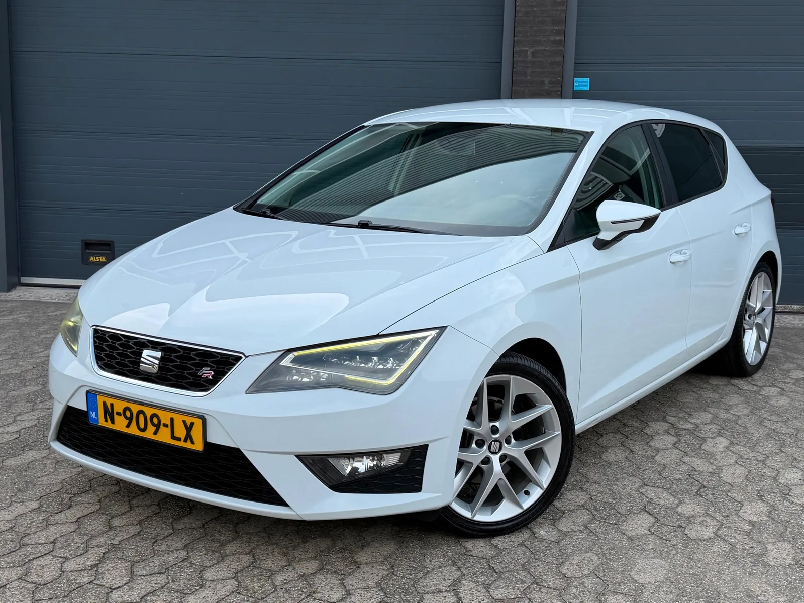 SEAT Leon (2013) — foto 1