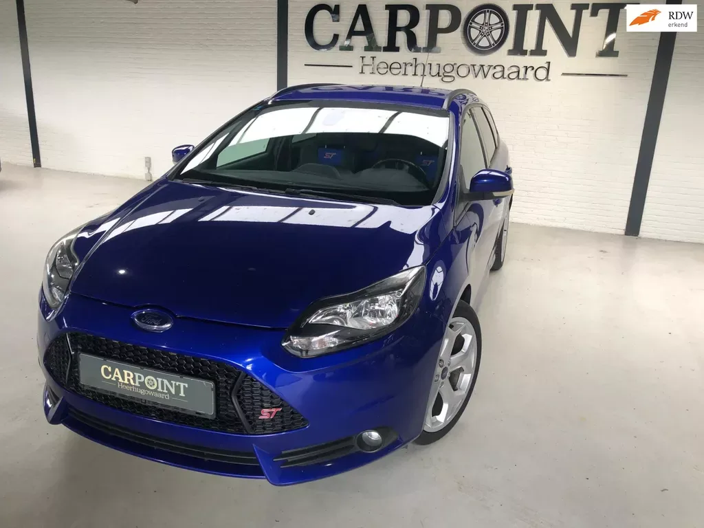 Ford Focus (2014) — foto 1