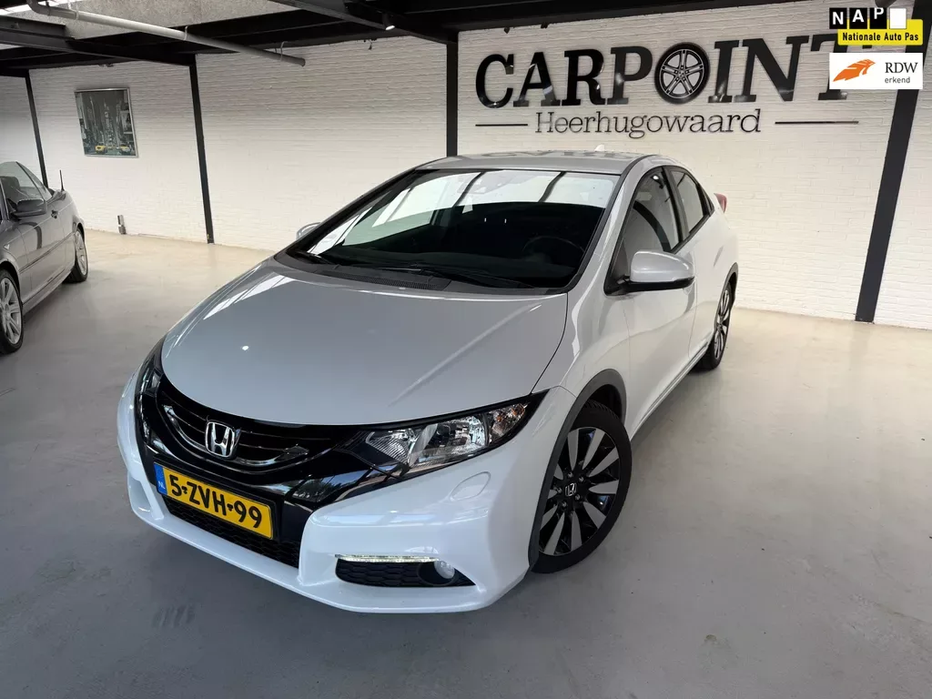 Honda Civic (2015) — foto 1
