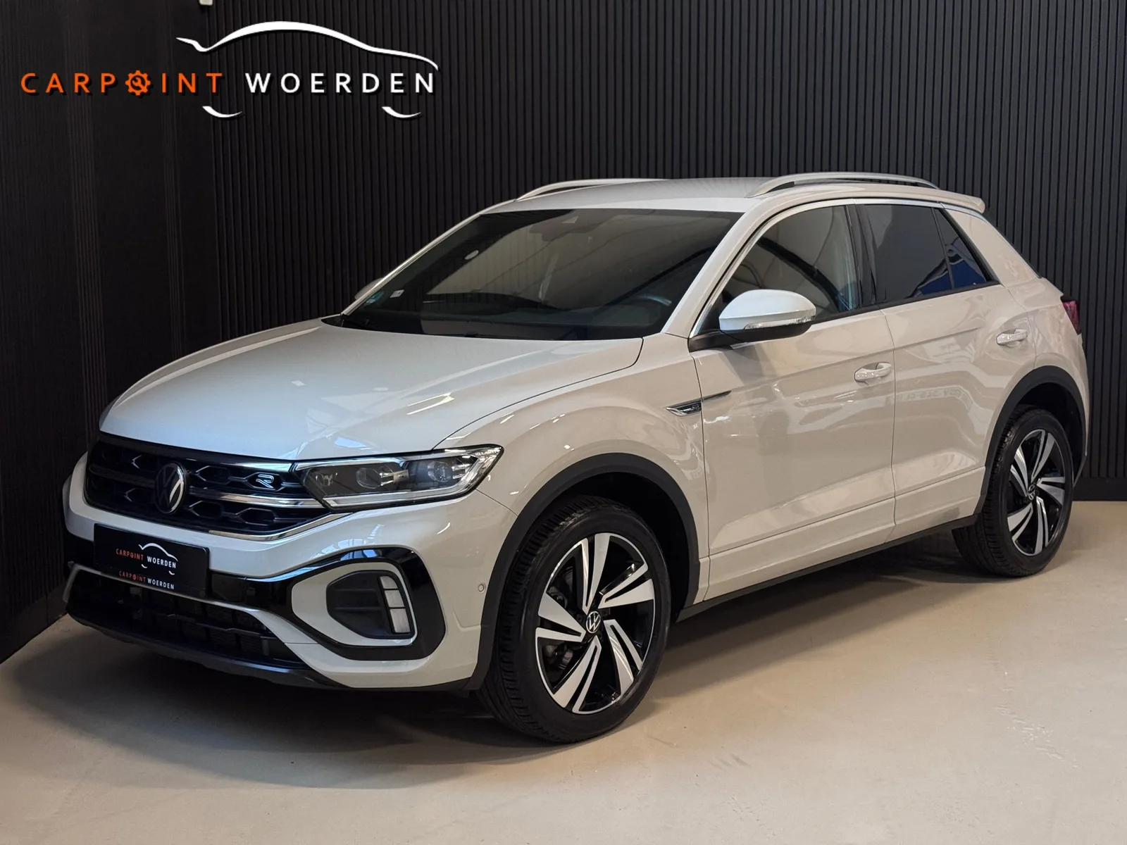 Volkswagen T-Roc (2024) — foto 1