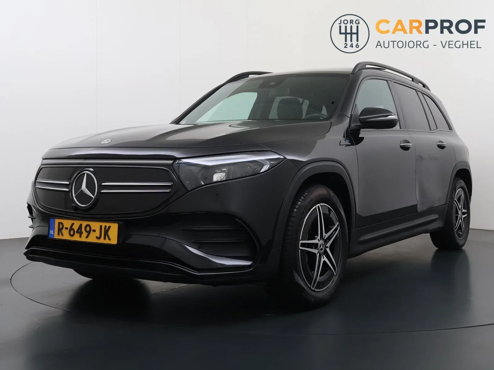Mercedes-Benz EQB (2022) — foto 1