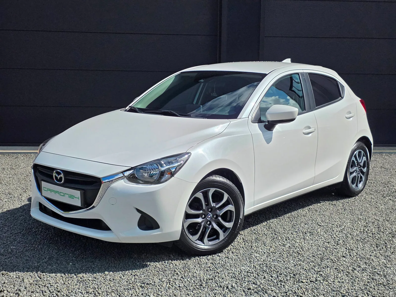Mazda 2 (2018) — foto 1