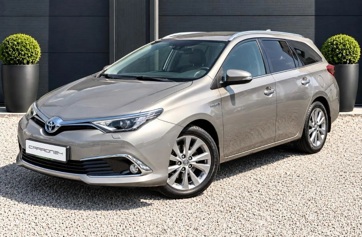 Toyota Auris (2016) — foto 1