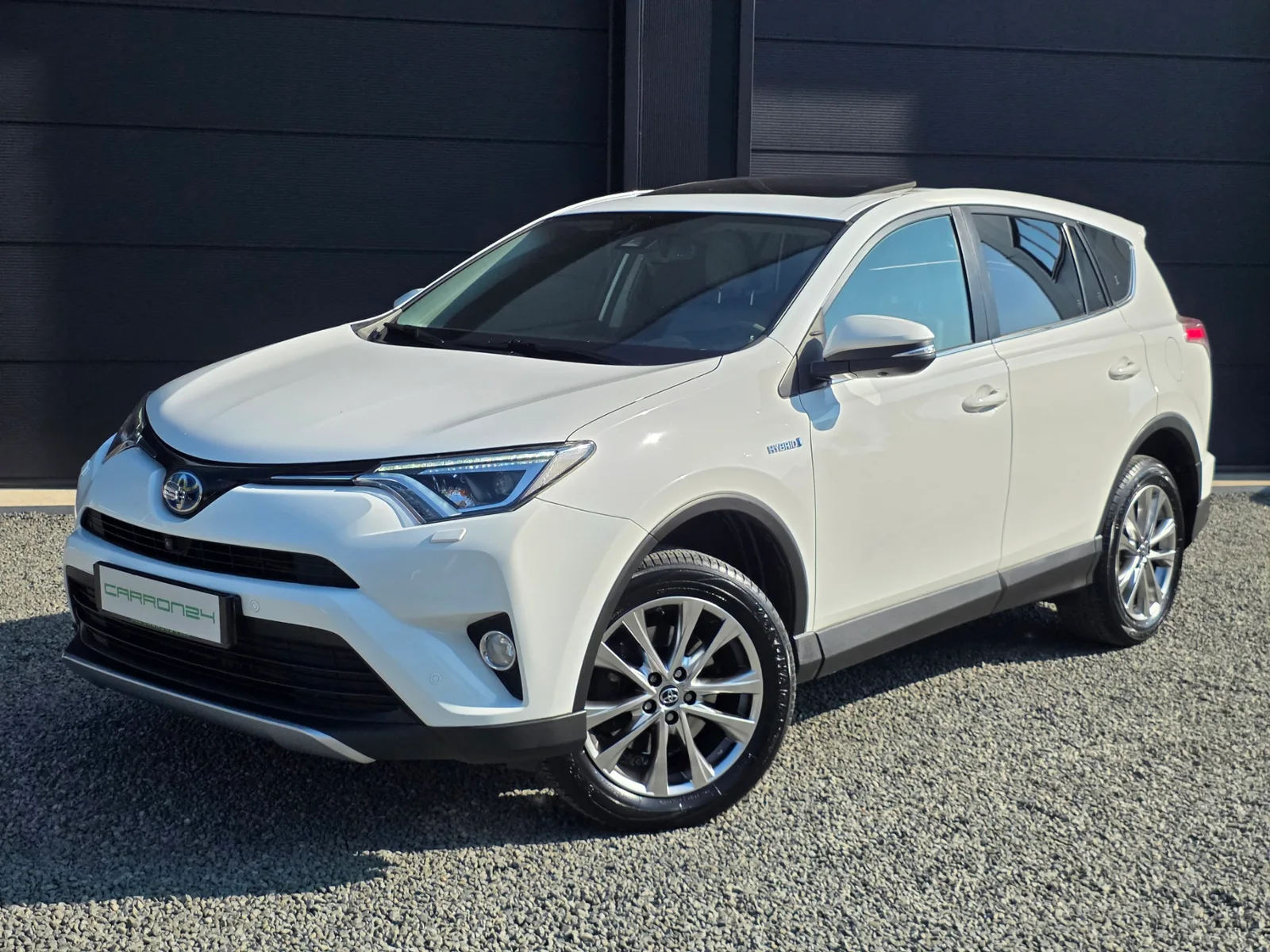 Toyota RAV4 (2016) — foto 1
