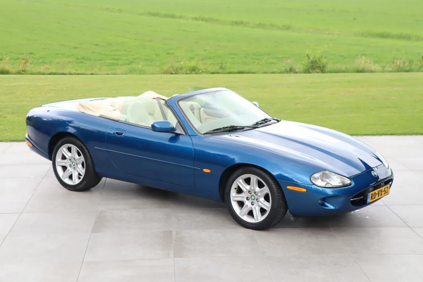 Jaguar XK8 (1997) — foto 1