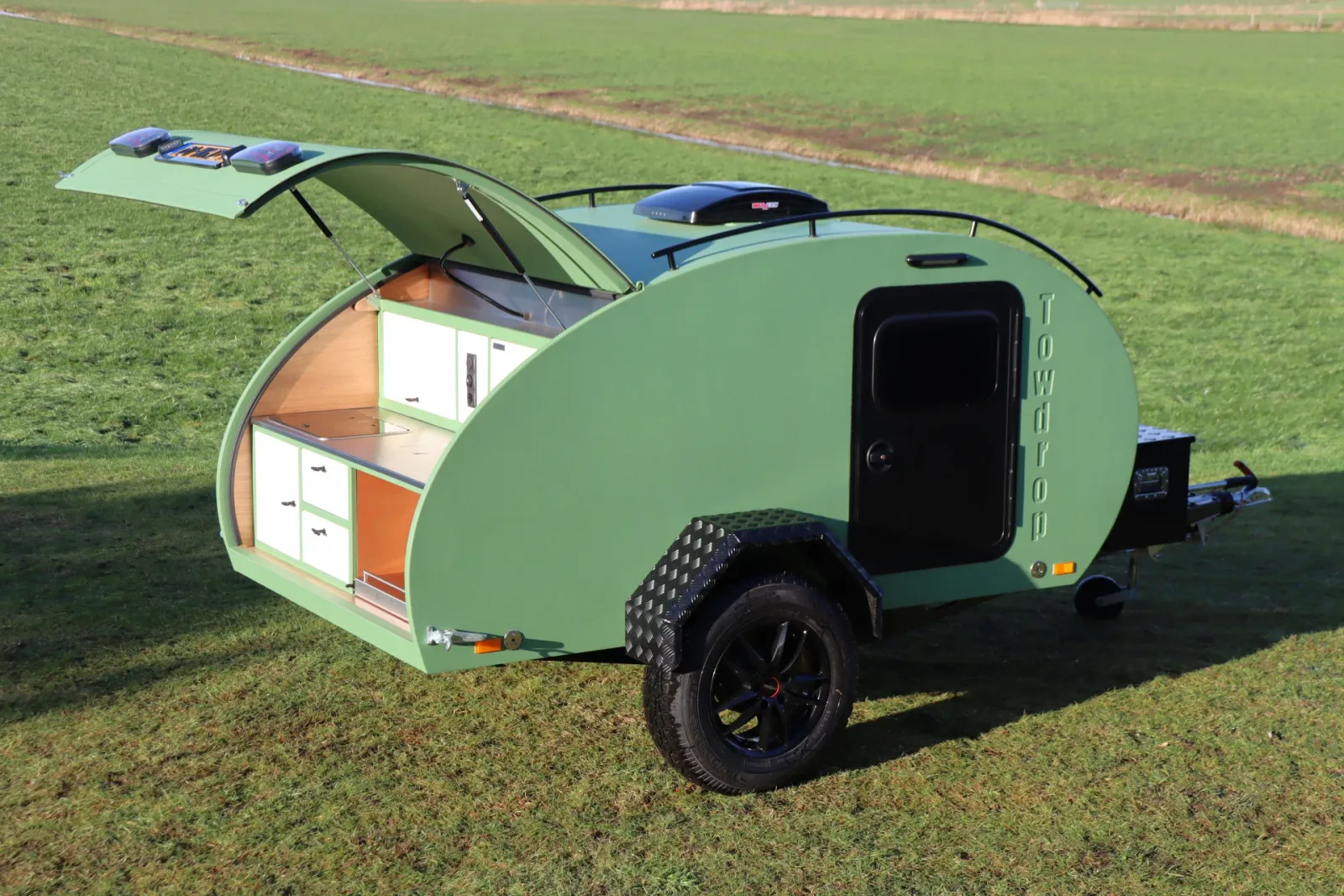 Towdrop Europa (2023) — foto 1