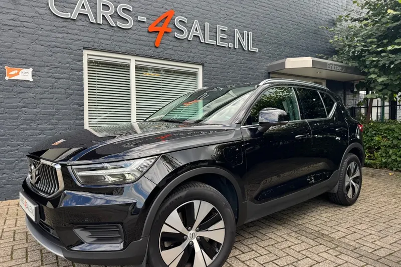 Volvo XC40 (2022)