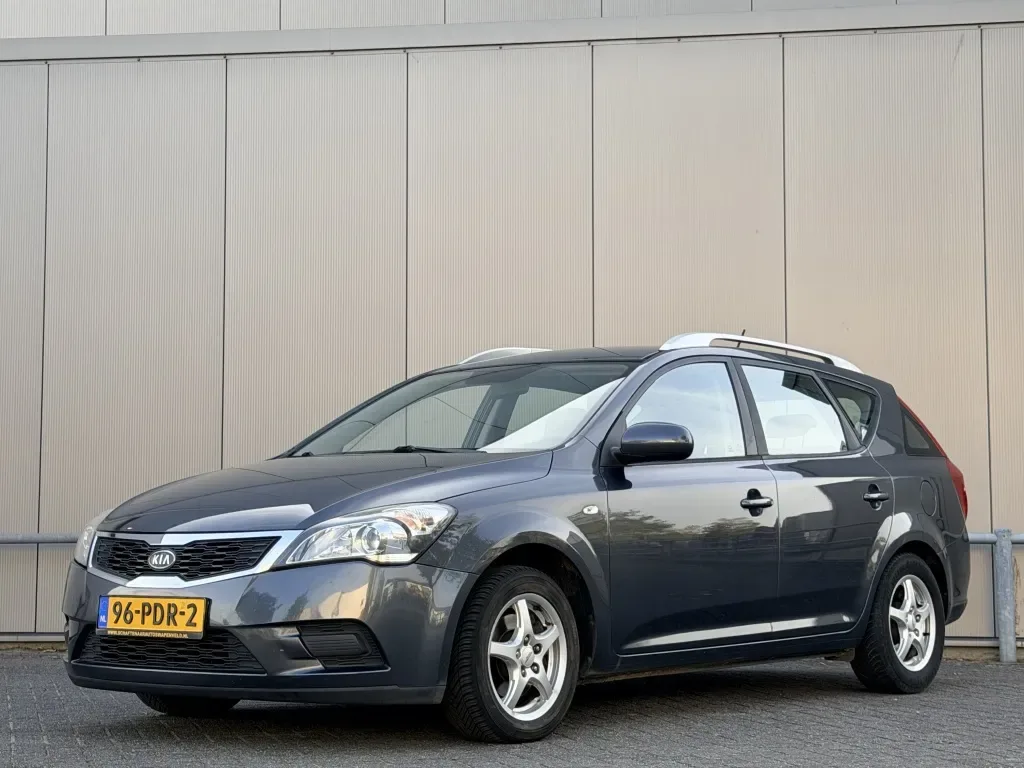 Kia Ceed (2011) — foto 1