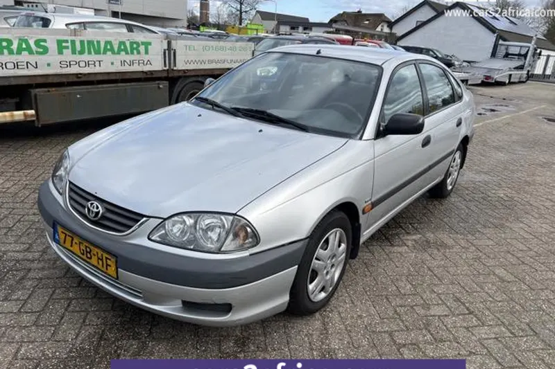 Toyota Avensis (2000)