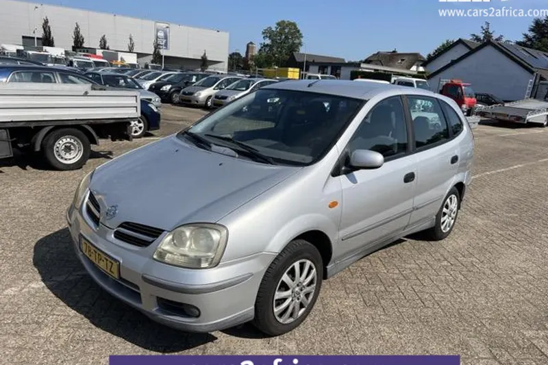 Nissan Almera Tino (2006)