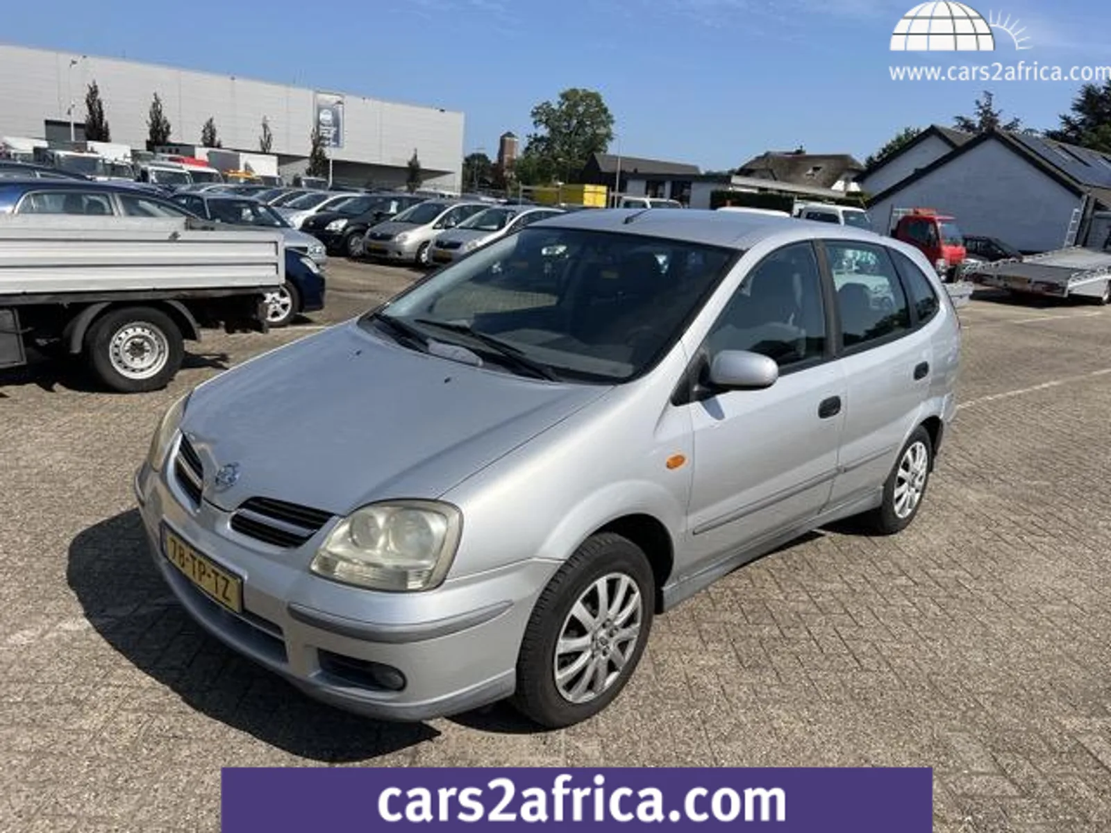 Nissan Almera Tino (2006) — foto 1