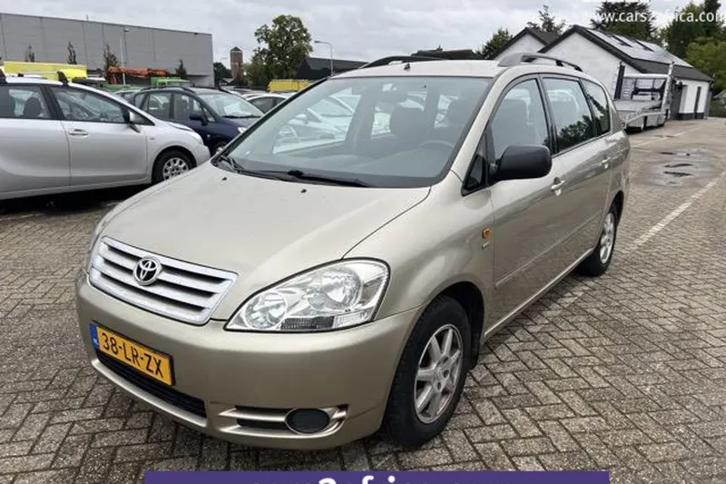Toyota Avensis Verso (2003)