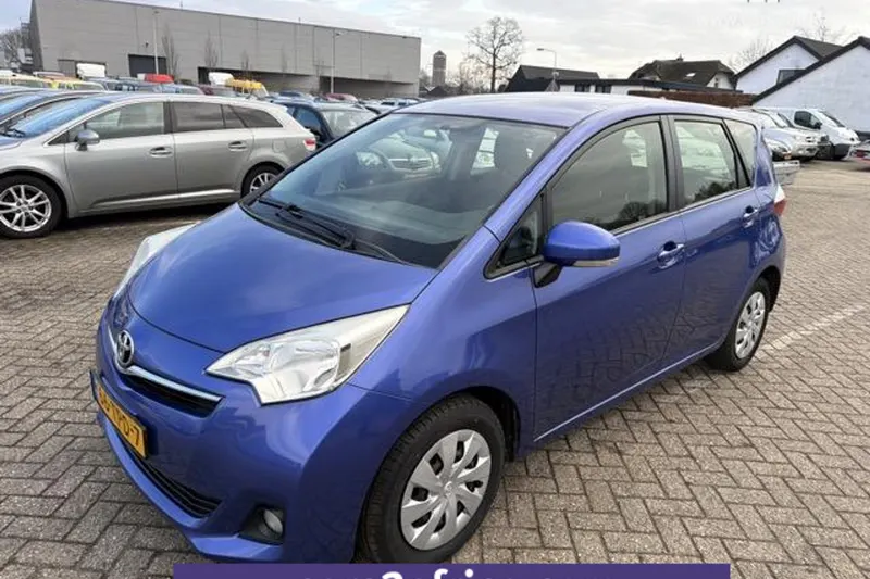 Toyota Verso (2012)