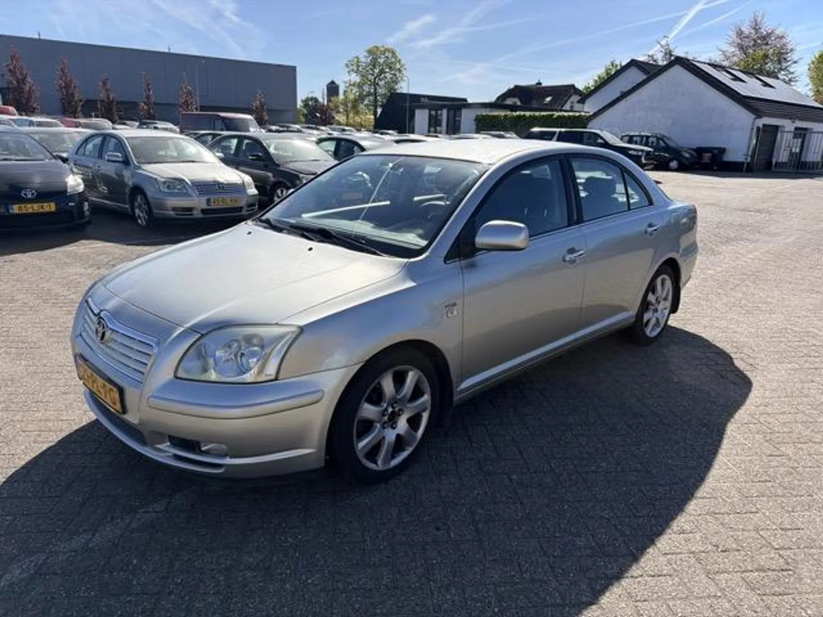 Toyota Avensis (2004) — foto 1