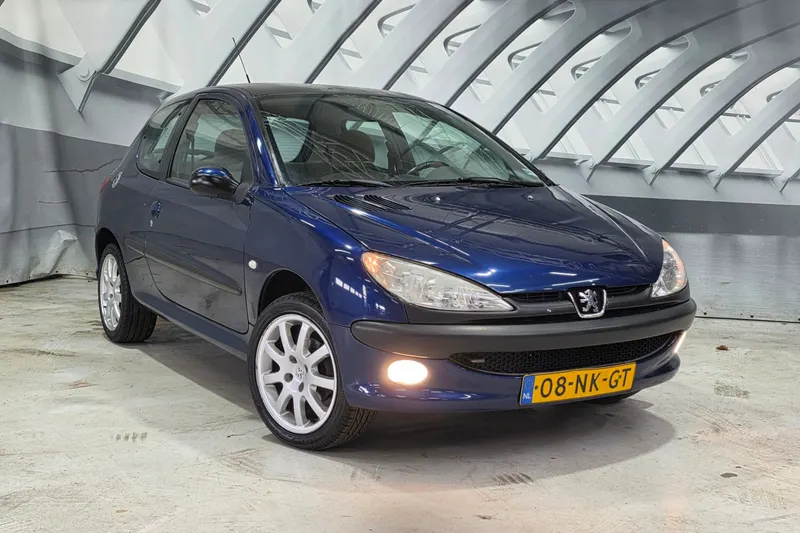 Peugeot 206 (2003)