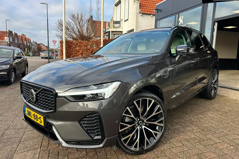 Volvo XC60 (2024)