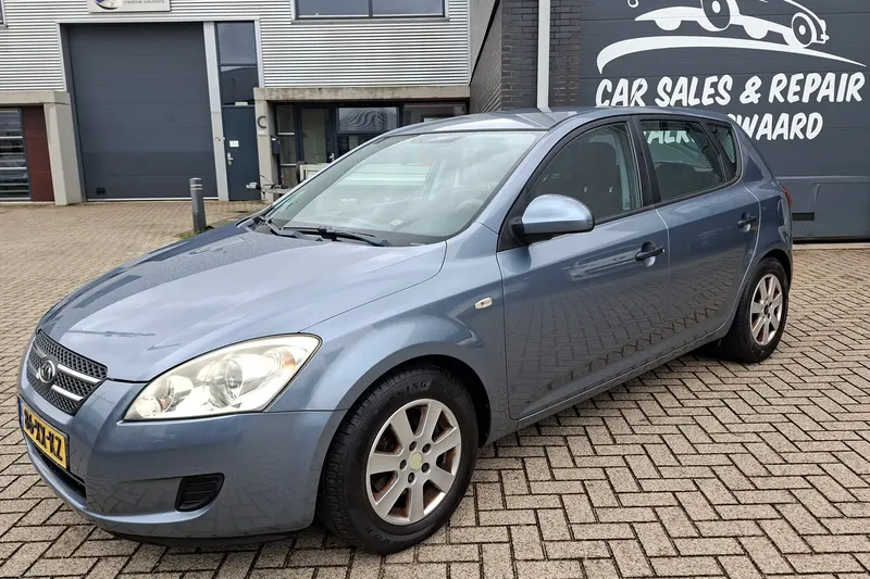 Kia Cee'd (2007)