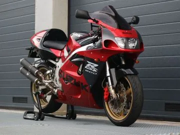 Suzuki GSX-R750 (2000) — foto 1