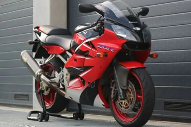 Kawasaki Ninja ZX-6R (2000)