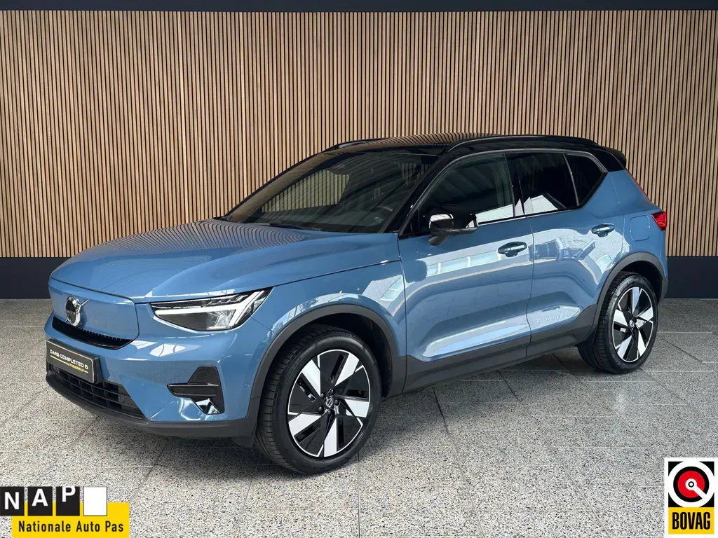 Volvo EX40 (2024) — foto 1