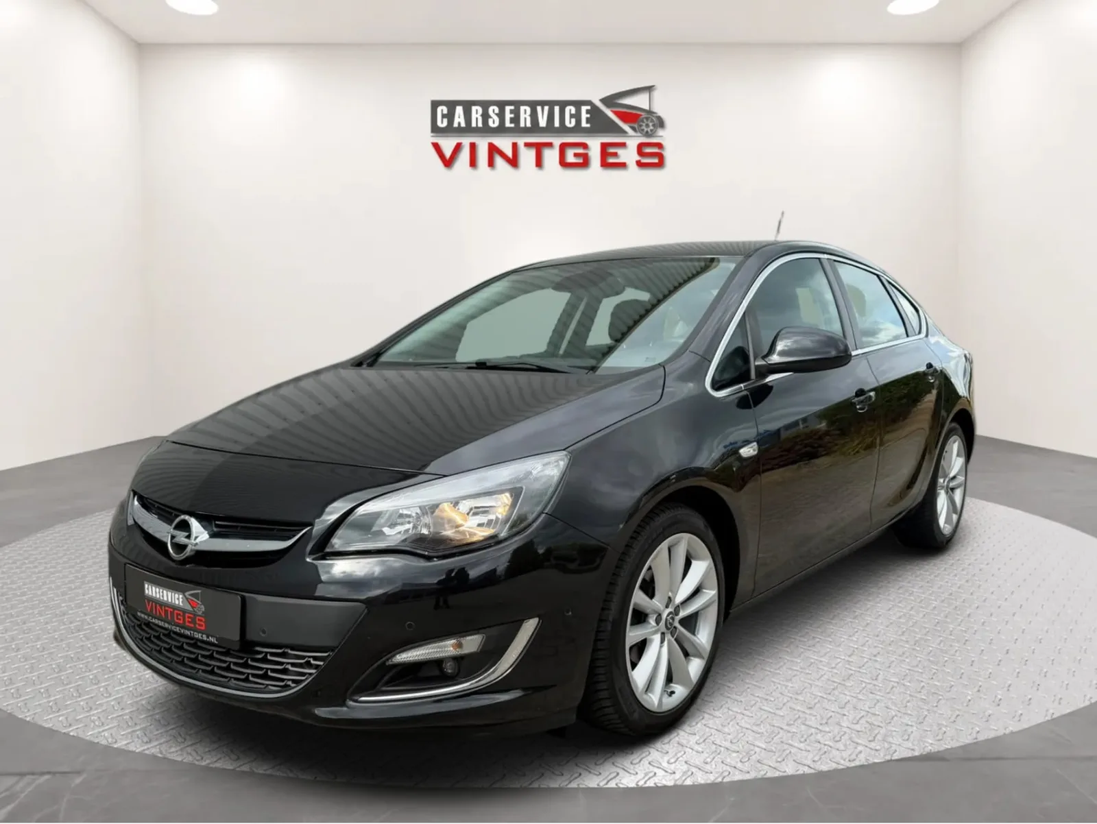 Opel Astra (2014) — foto 1