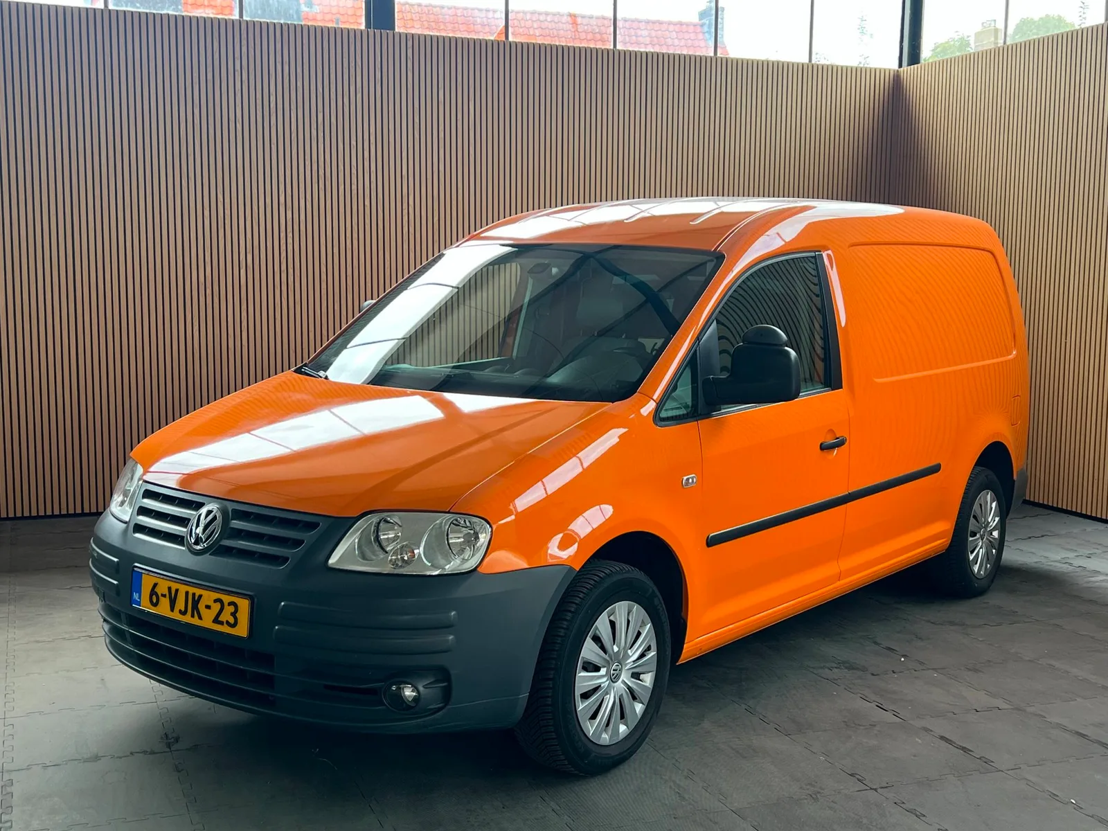 Volkswagen Caddy (2013) — foto 1