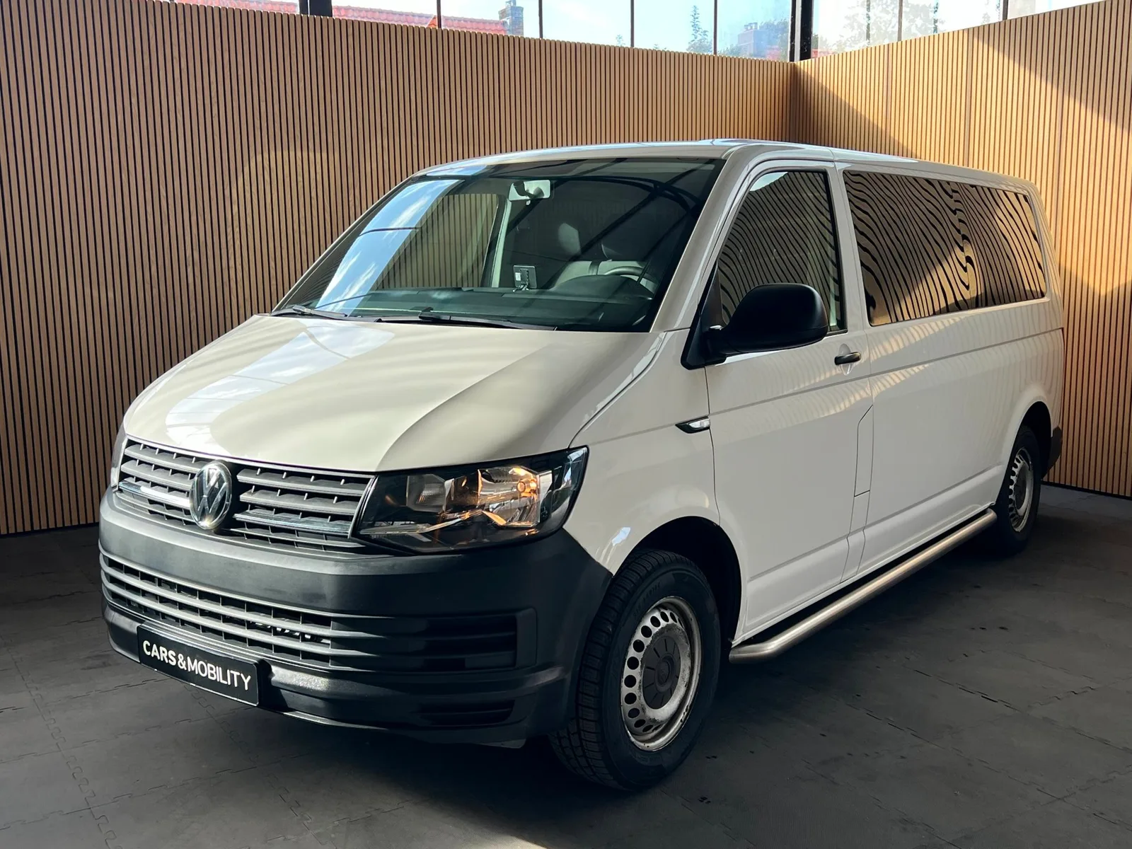 Volkswagen Transporter (2018) — foto 1