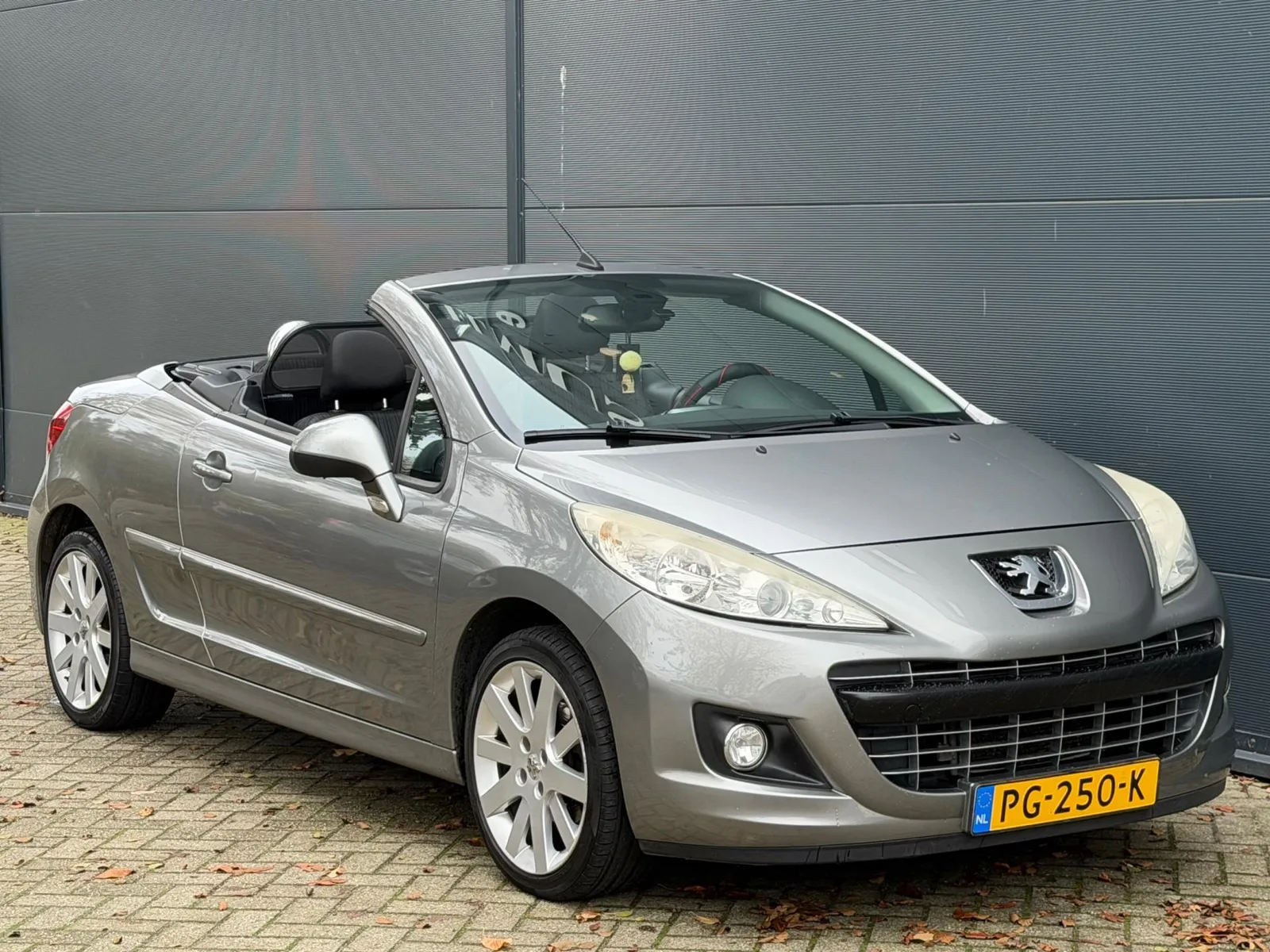 Peugeot 207 (2011) — foto 1