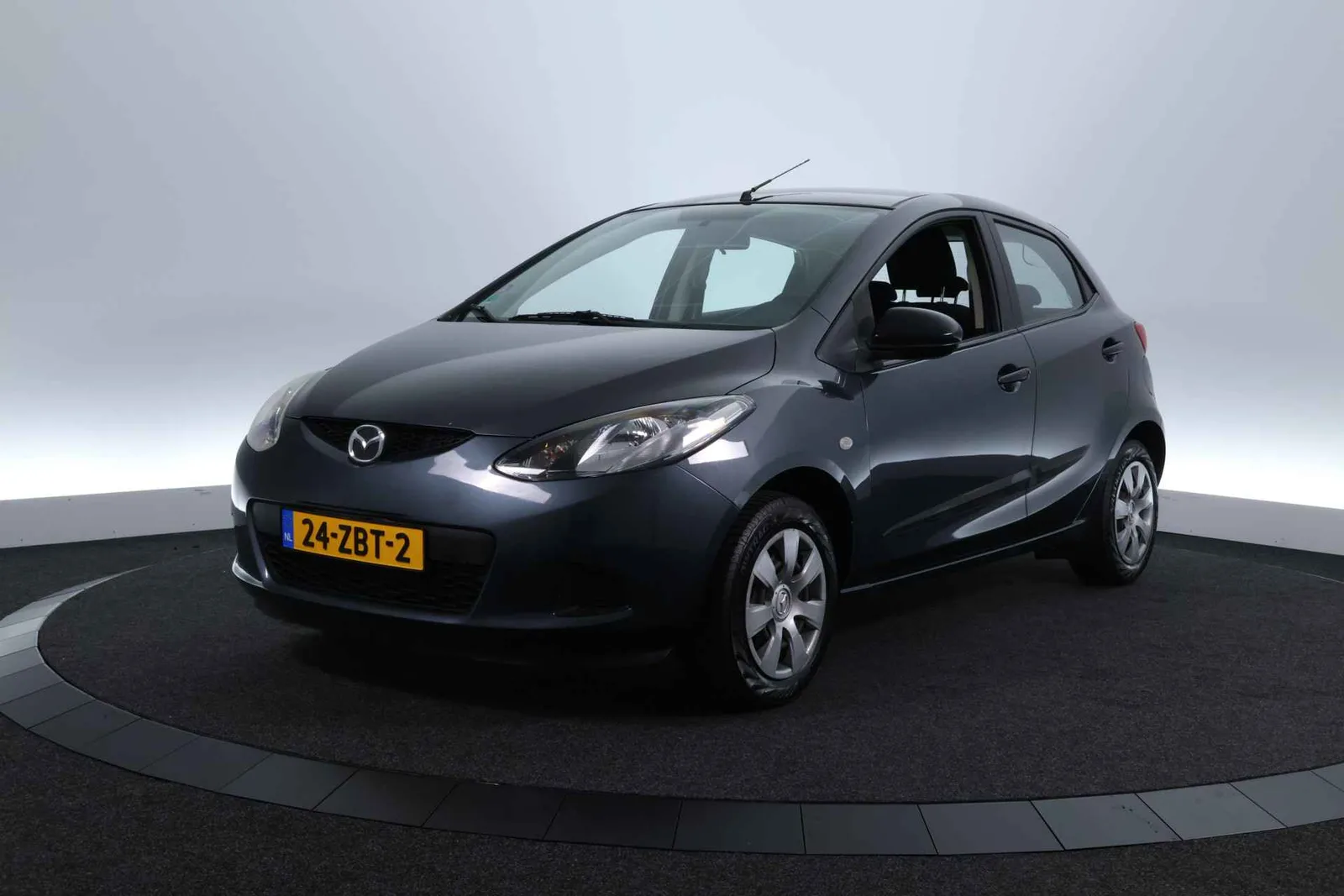 Mazda 2 (2012) — foto 1
