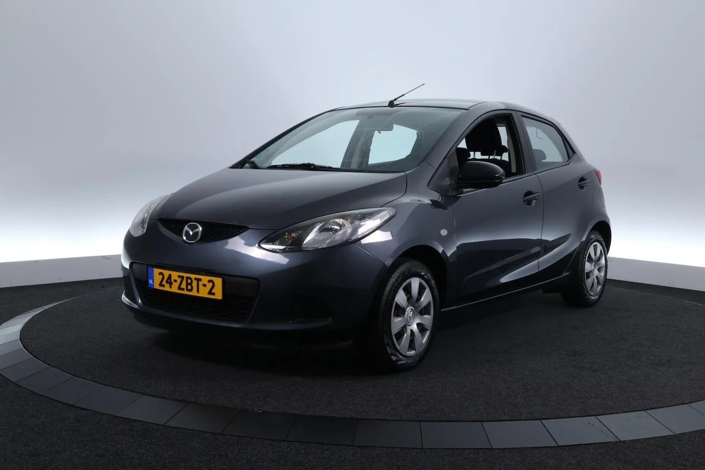 Mazda 2 (2012) — foto 1