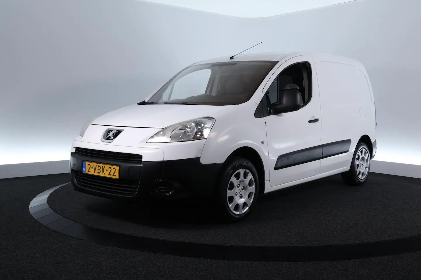 Peugeot Partner (2010) — foto 1