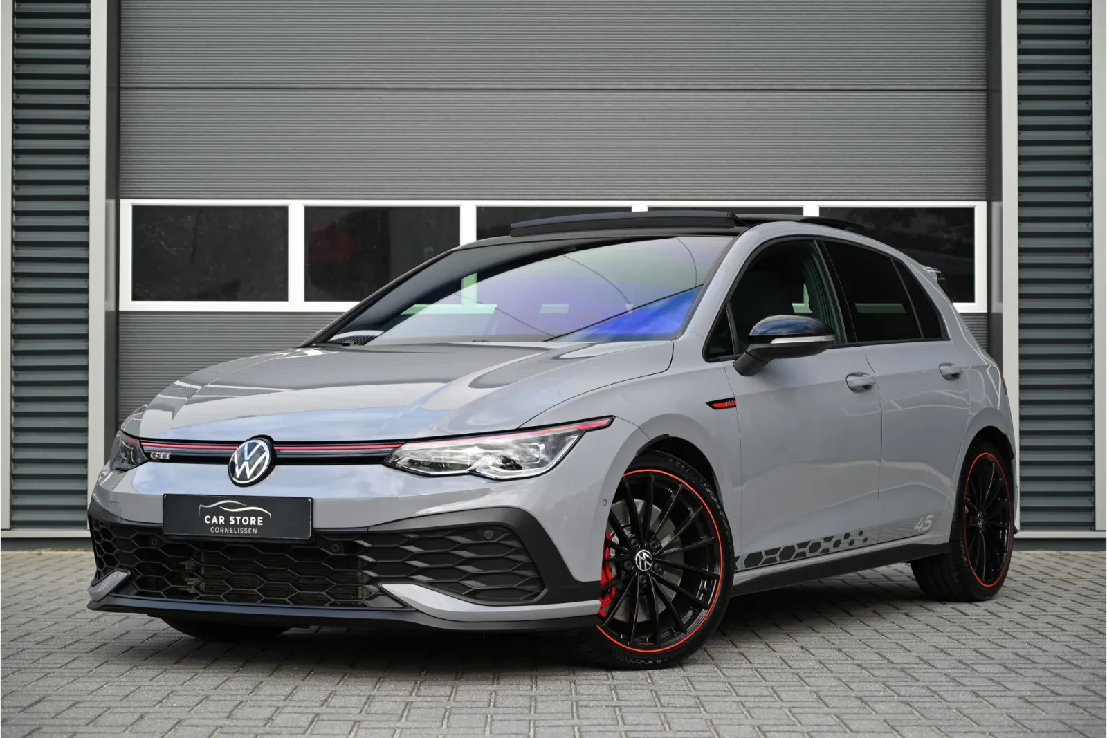 Volkswagen Golf (2021) — foto 1