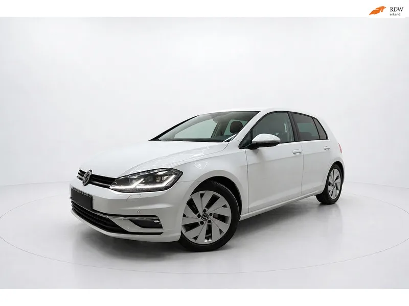 Volkswagen Golf (2018) — foto 1