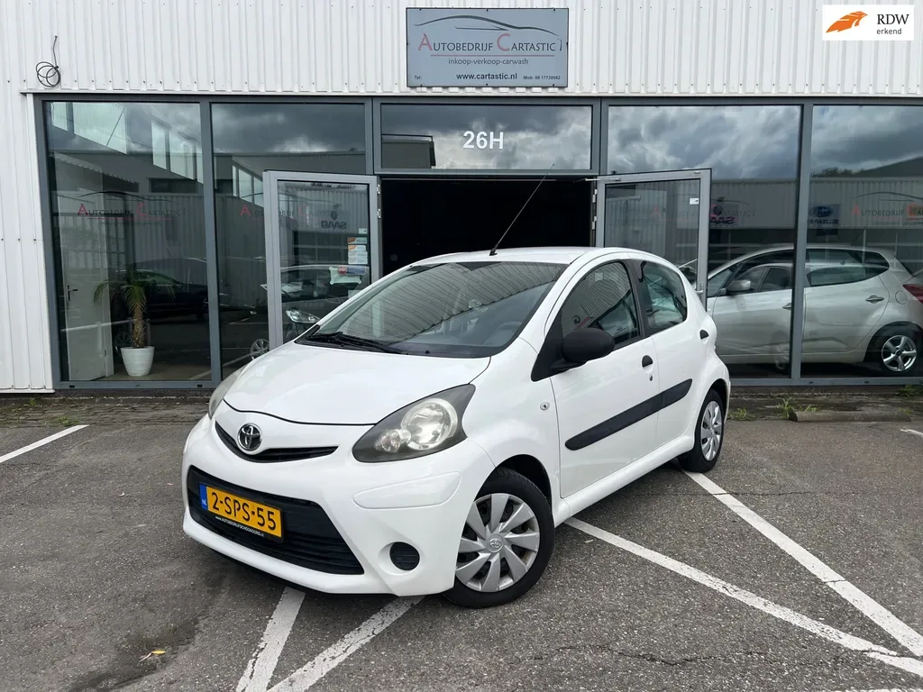 Toyota Aygo (2013) — foto 1